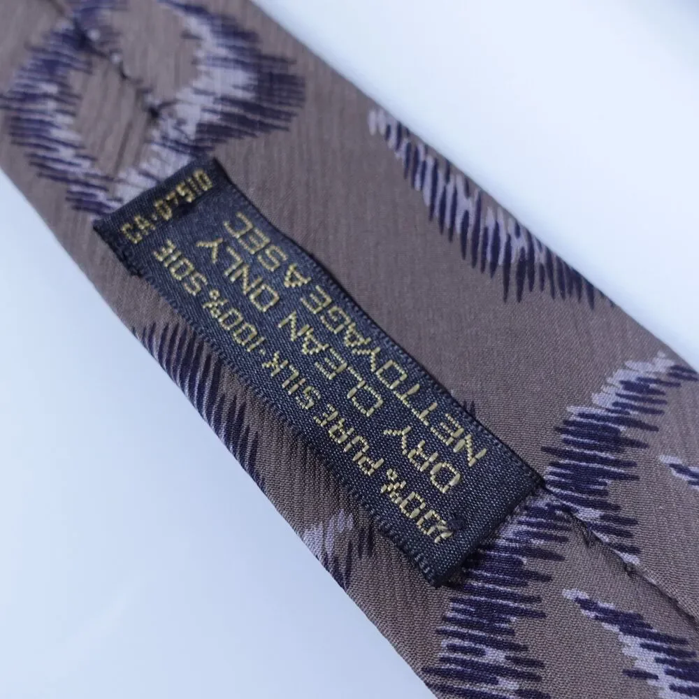 Giorgio Armani Cravatte Necktie Tie Silk Brown Geometric Pattern Made in Italy